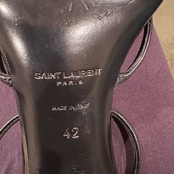 Saint Laurent Elegant Cassandra 100 Black Heels with Brushed Gold Logo - Picture 6 of 16